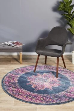 Eclectic Criticalne Round Rug