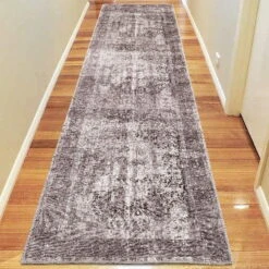 Celebrity Stardom Grey Runner Rug