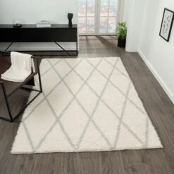 Deluxe Sand Shaggy Rug